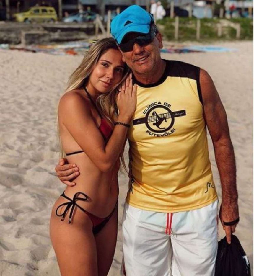 Será? Filha de Renato Gaúcho usa biquíni rubro-negro e anima torcida do Flamengo