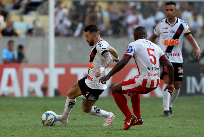 Vasco vence o Bangu por 2 a 1 e volta a fazer uma final do Carioca com o Flamengo após cinco anos