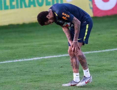 CBF descarta que Neymar tenha sofrido alguma lesão grave no joelho esquerdo