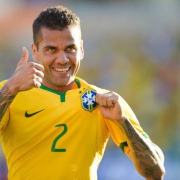 Daniel Alves será o capitão da seleção na Copa América
