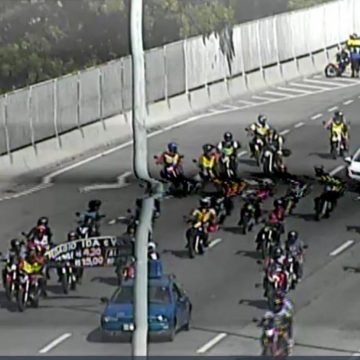 Mototaxistas fazem protesto na Linha Amarela contra cobrança de pedágio