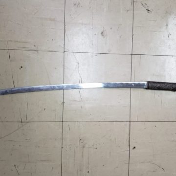 Polícia investiga se espada samurai era usada para arrancar coração de desafetos da milícia