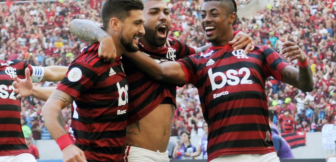 Menos dependente de lampejos e com brilho coletivo, Flamengo tem sua melhor versão no ano