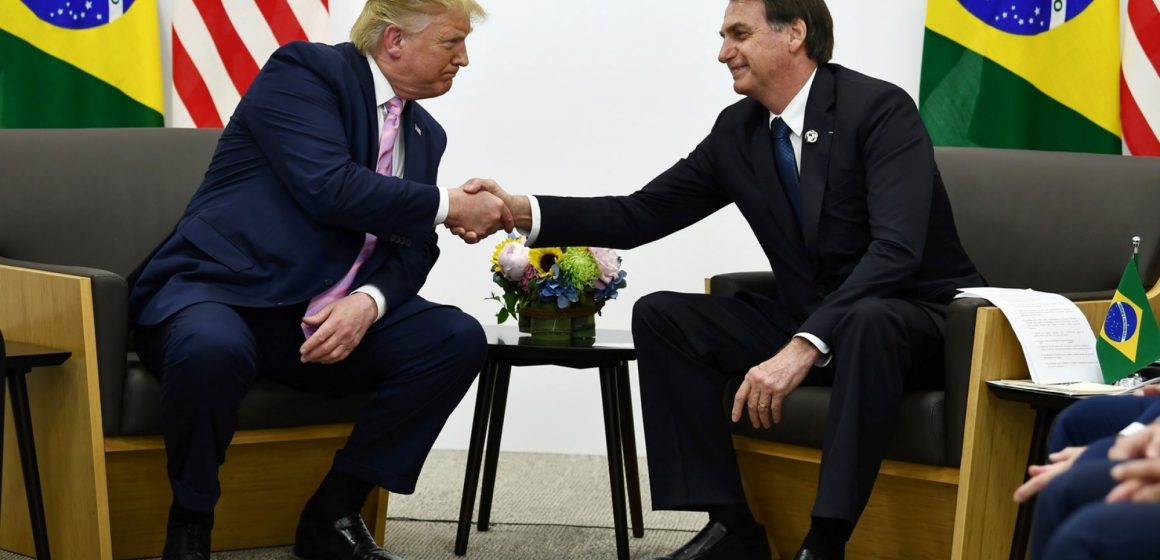 Com Eduardo nos EUA, Filho de Trump pode assumir embaixada no Brasil