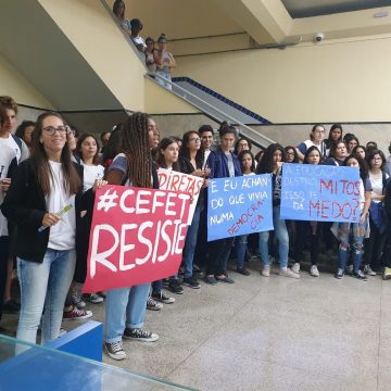 Alunos do Cefet-RJ protestam contra novo diretor-geral, indicado pelo MEC