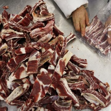 Finlândia cogita banir importação de carne brasileira na Europa por causa de incêndios na Amazônia