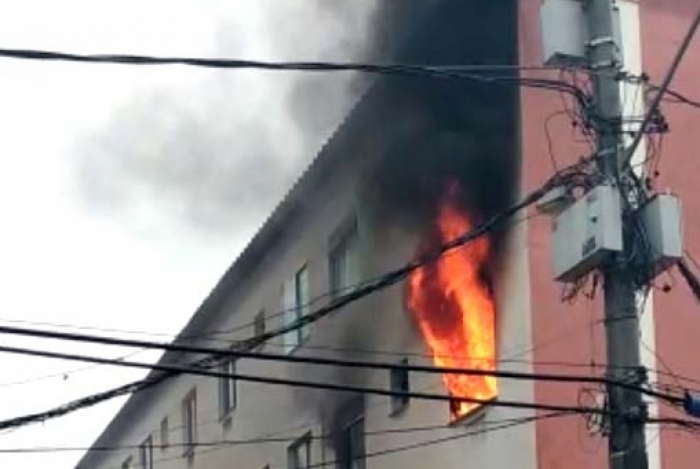 Incêndio destrói apartamento em Santa Cruz