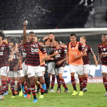 Se vencer o Bahia, Flamengo abrirá 10 pontos para o Palmeiras