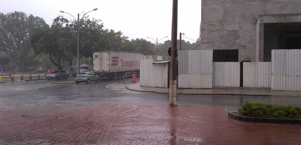 Chuva forte atinge o Rio e causa alagamentos