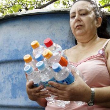 Consumidores da Cedae se preparam para os prejuízos com a água