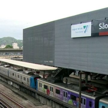 Quarenta trens chineses voltam a operar nesta segunda após terem saído de circulação por problemas técnicos