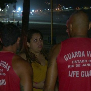 Bombeiros buscam jovens que sumiram em banho de mar noturno em São Conrado, no Rio