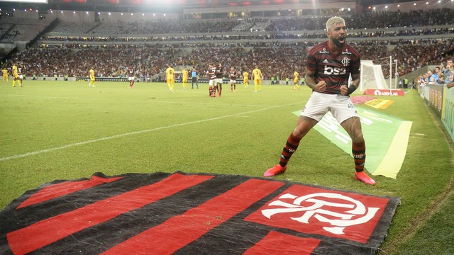 Em dia de homenagens, Flamengo vence Madureira e avança para semifinais da Taça GB.