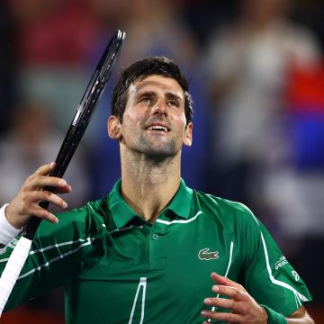 Djokovic arrasa Jaziri na estreia em Dubai e alcança 14ª vitória seguida em 2020