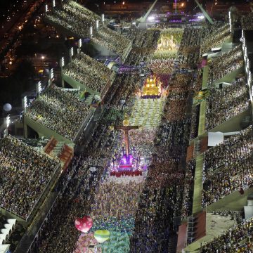 Mangueira, Viradouro e Grande Rio são destaques do 1º dia do Grupo Especial do carnaval do Rio