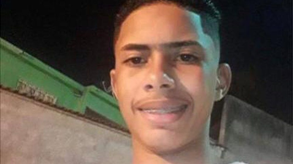 Jovens são mortos na saída de baile funk em São João de Meriti, RJ