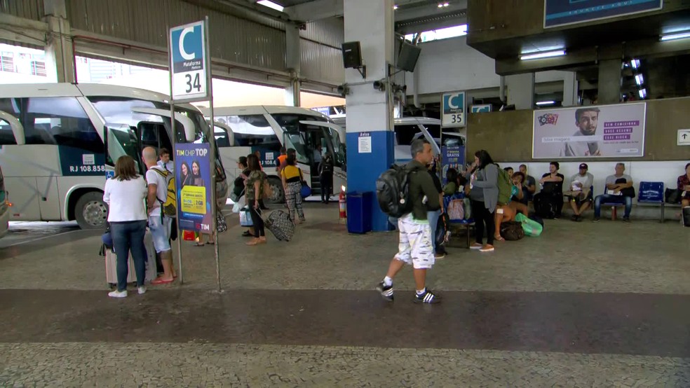 RJ restringe linhas intermunicipais de ônibus e isola Região Metropolitana para conter coronavírus