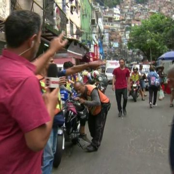 Turismo em comunidades como a Rocinha deixa moradores vulneráveis ao coronavírus, diz pesquisadora da Uerj