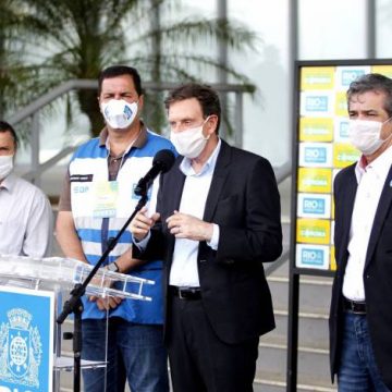 Crivella diz que publica neste sábado decreto que obriga uso de máscaras nas lojas e nas ruas