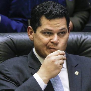 Em reunião reservada, Alcolumbre diz que o governo Bolsonaro ‘acabou’