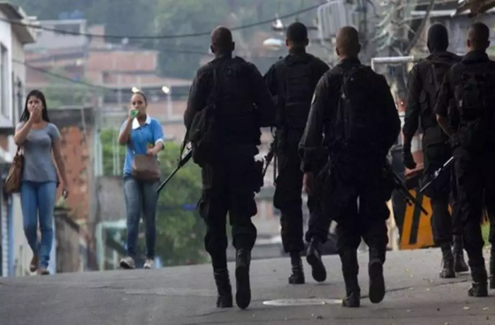 Polícia Militar realiza operações em diversas comunidades do Rio na manhã desta sexta-feira