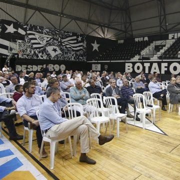 "Uma Ferrari no pântano", diz Montenegro sobre situação financeira do Botafogo