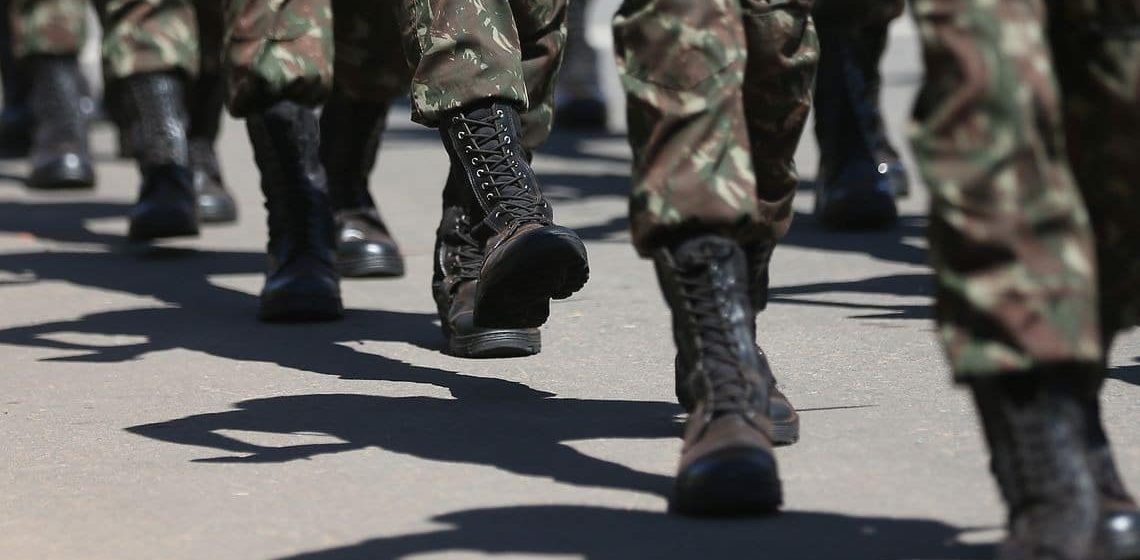 Governo diz que apura se militares receberam auxílio de R$ 600 de forma indevida