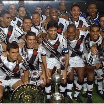 Campeões da Libertadores pelo Vasco fazem reunião virtual, e Felipe diz: "Futebol irresponsável"