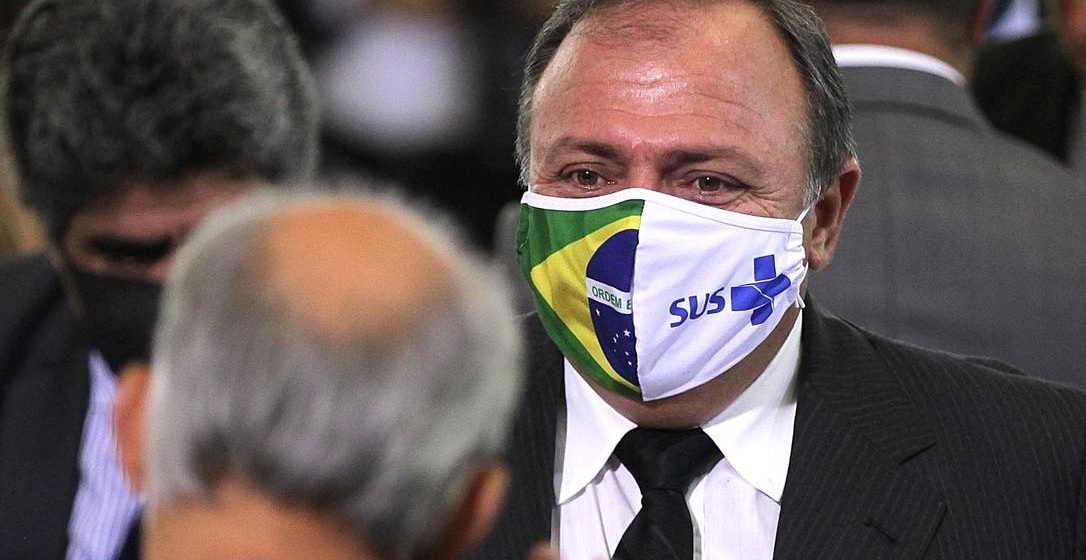 Ministro anuncia que Brasil deve assinar acordo para produção de vacina de Oxford esta semana