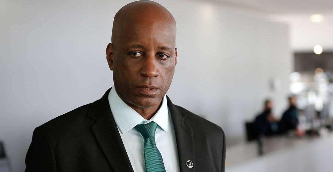 Deputados protocolam pedido para que MP investigue fala de Sérgio Camargo: ‘Escoria maldita’