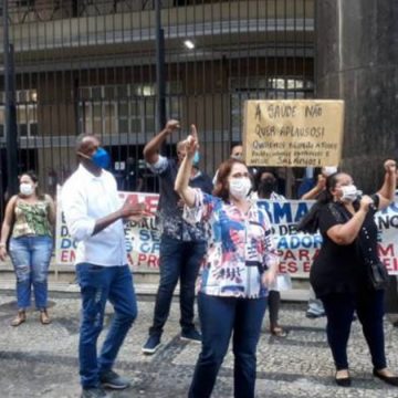 Enfermeiros e técnicos terceirizados da Saúde do RJ entram em greve; funcionários fazem manifestação