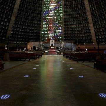 Missa na Catedral retoma atividades nas igrejas do Rio: entre espíritas e judeus, recomendação é ter cautela