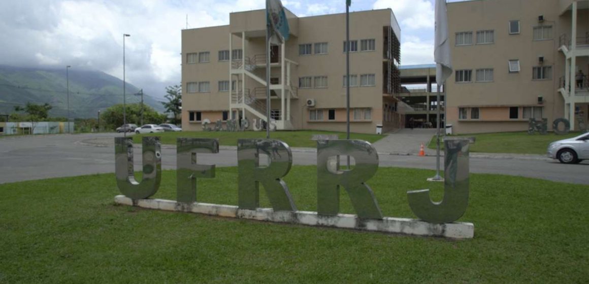 Campus da UFRRJ em Nova Iguaçu é alvo de denúncias por fraude no sistema de cotas raciais