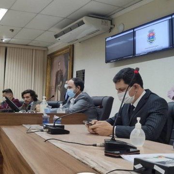 Câmara de Itaguaí aprova impeachment contra prefeito e o vice, que foram afastados