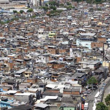 Pesquisa mostra que endereço no Rio também é fator de risco para o coronavírus: bairros mais pobres têm mais mortes