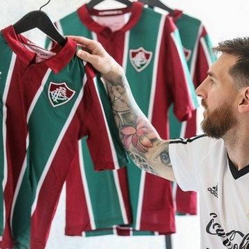 Após Messi pedir para sair do Barcelona, Flu posta camisa 10 com o nome do craque