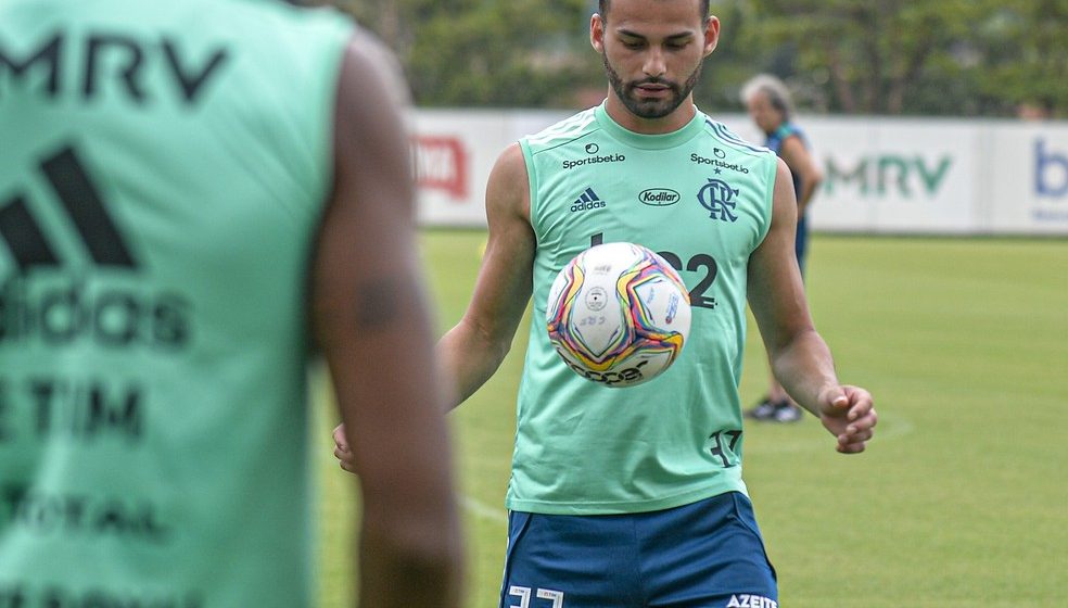 Muito além do carisma: queridinho da torcida, Thiago Maia conquista Dome e se destaca no Flamengo