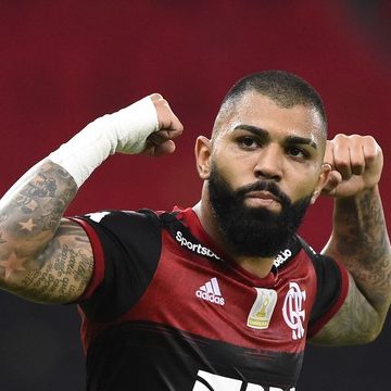 Gabigol decide no fim, Flamengo derrota o Fortaleza e assume o 2º lugar do Brasileiro