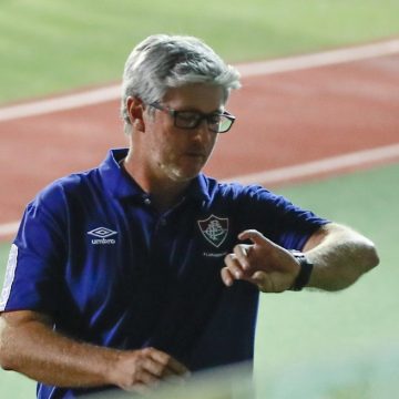 Nova eliminação do Fluminense gera rombo financeiro, choque de realidade e pressão sobre Odair