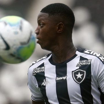 Rumo ao décimo jogo sem Luis Henrique, Botafogo segue em busca de um herdeiro para a posição