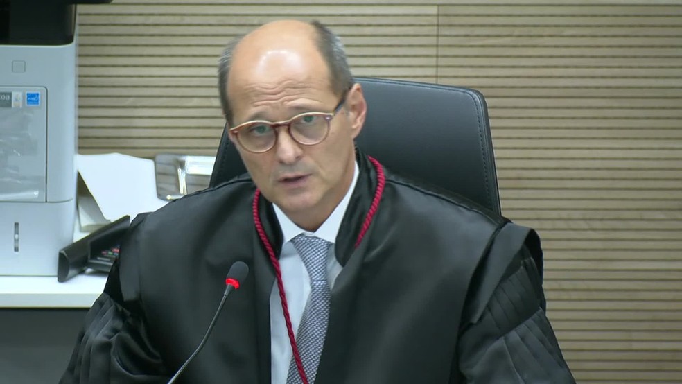 Desembargador Abel Gomes alega suspeição por foro íntimo e deixa relatoria da ação penal da Furna da Onça contra cinco deputados da Alerj