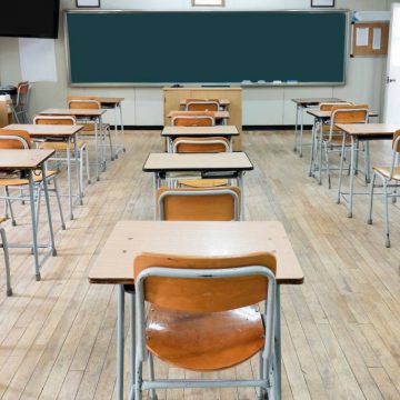 74 de 92 municípios do RJ descartam retorno das aulas presenciais em escolas do estado segunda