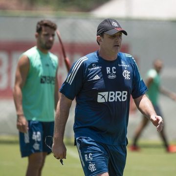 Flamengo prega "respeitar má fase", estanca pressão no Ninho e trata Coritiba como decisão