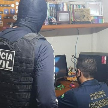 Polícia cumpre mandados contra pornografia infantil no RJ