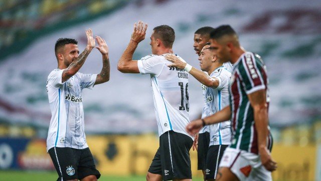 Fluminense perde para o Grêmio e dá adeus à série invicta no Brasileirão