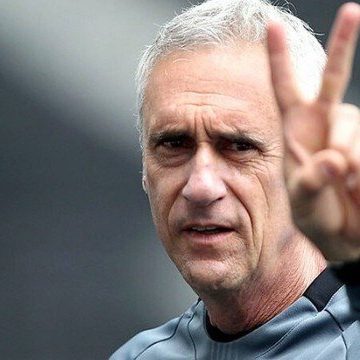 Em meio à crise, Botafogo aposta em Flávio Tenius como treinador contra Ceará