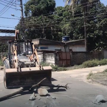 Moradores de morro de Nova Iguaçu denunciam invasão de traficantes e afirmam que bairro virou base para ataque a facção rival