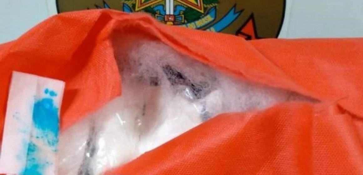 Polícia Federal prende homem por tráfico de drogas no Galeão