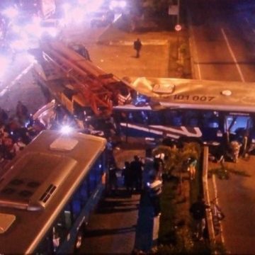 Acidente grave deixa pelo menos um morto e 11 feridos em Niterói