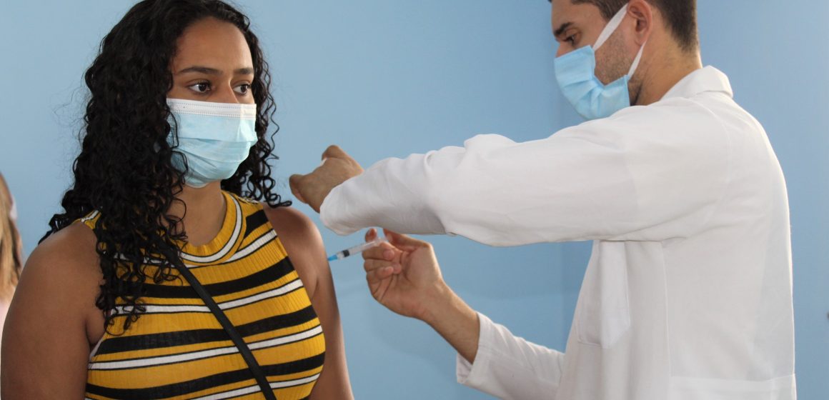 Dias melhores para todos: Japeri começa imunizar pessoas com 18 anos ou mais contra a Covid-19